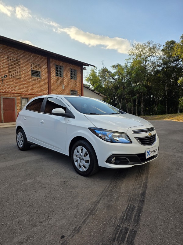 ONIX 1.4 MPFI LT 8V FLEX 4P MANUAL - 2013 - FLORES DA CUNHA