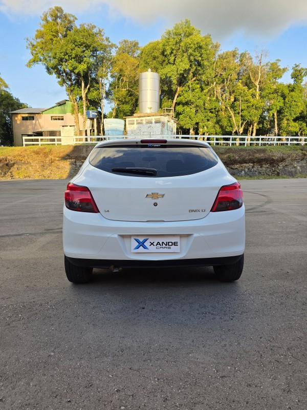 ONIX 1.4 MPFI LT 8V FLEX 4P MANUAL - 2013 - FLORES DA CUNHA