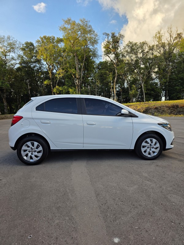 ONIX 1.4 MPFI LT 8V FLEX 4P MANUAL - 2013 - FLORES DA CUNHA