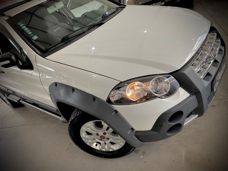 STRADA 1.8 MPI ADVENTURE CD 16V FLEX 2P MANUAL - 2011 - LAJEADO