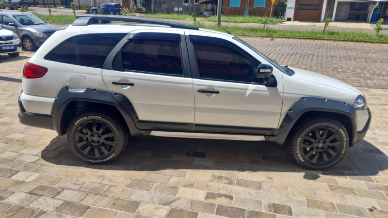 PALIO 1.8 MPI ADVENTURE LOCKER WEEKEND 8V FLEX 4P MANUAL - 2014 - VACARIA