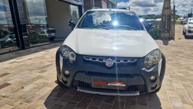 PALIO 1.8 MPI ADVENTURE LOCKER WEEKEND 8V FLEX 4P MANUAL - 2014 - VACARIA