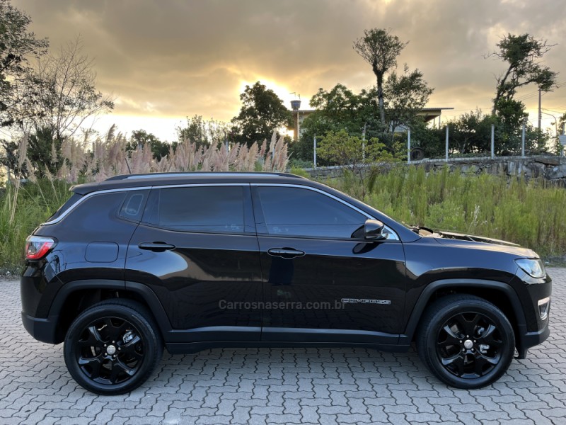COMPASS 2.0 16V FLEX LIMITED AUTOMÁTICO - 2017 - CAXIAS DO SUL