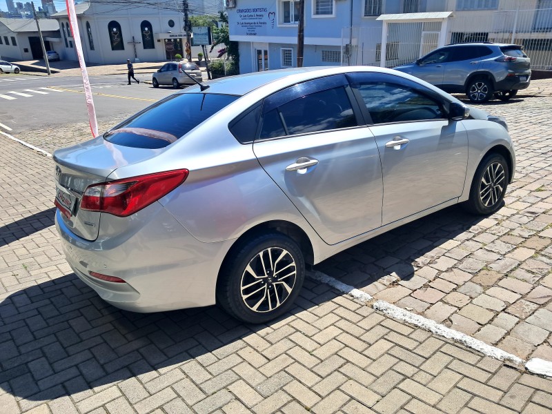 HB20S 1.6 COMFORT PLUS 16V FLEX 4P AUTOMÁTICO - 2017 - CAXIAS DO SUL