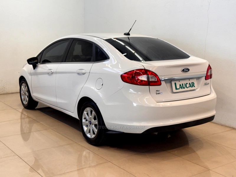 FIESTA 1.6 SE SEDAN 16V FLEX 4P MANUAL - 2011 - CASCA