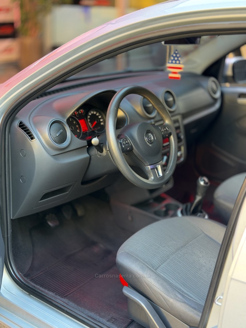 VOYAGE 1.0 MI TRENDLINE 8V FLEX 4P MANUAL - 2014 - ESTâNCIA VELHA