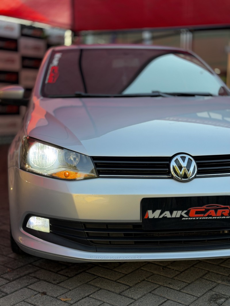 VOYAGE 1.0 MI TRENDLINE 8V FLEX 4P MANUAL - 2014 - ESTâNCIA VELHA