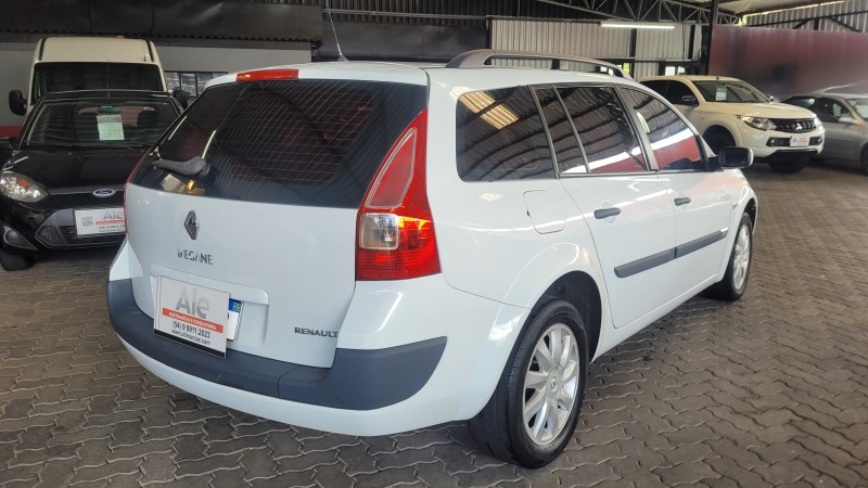 MÉGANE 1.6 DYNAMIQUE GRAND TOUR 16V FLEX 4P MANUAL - 2013 - GARIBALDI