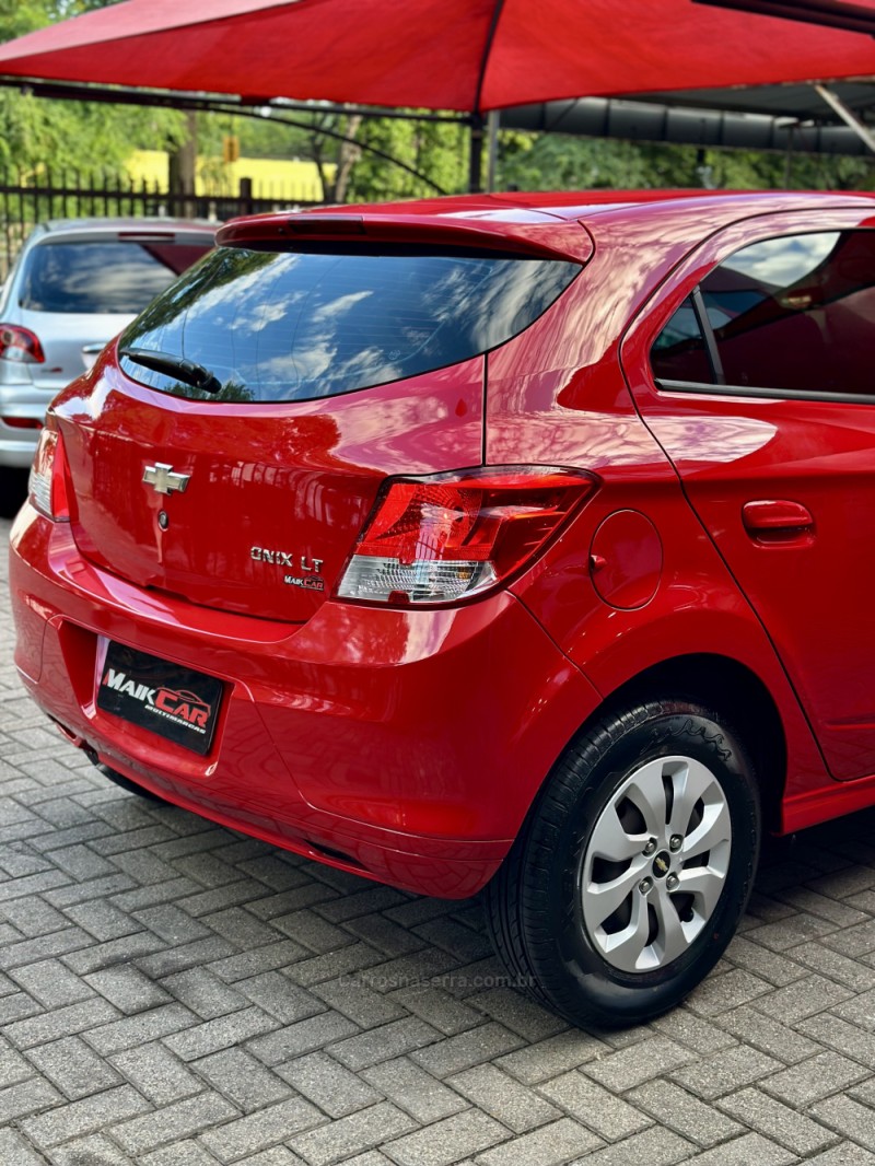 ONIX 1.0 MPFI LT 8V FLEX 4P MANUAL - 2015 - ESTâNCIA VELHA