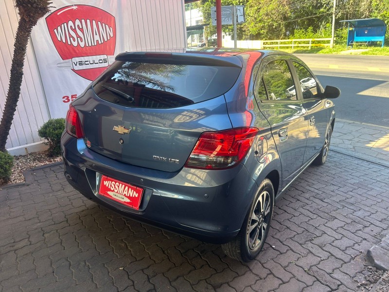 ONIX 1.4 MPFI LTZ 8V FLEX 4P MANUAL - 2016 - TRêS COROAS