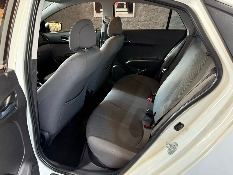 HB20S 1.6 COMFORT PLUS 16V FLEX 4P MANUAL - 2015 - FARROUPILHA