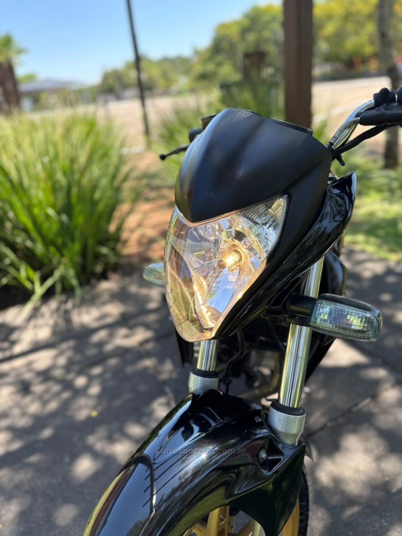 CB 300R  - 2015 - BROCHIER