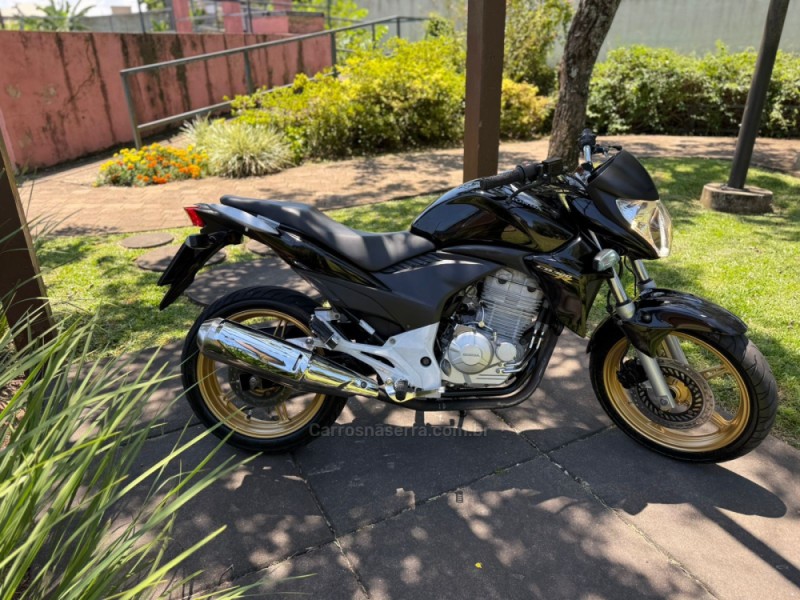 CB 300R  - 2015 - BROCHIER