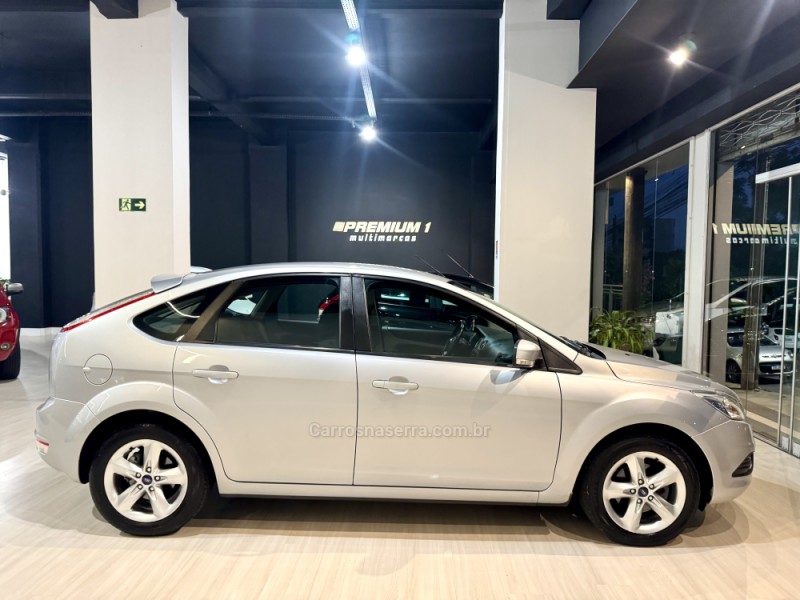 FOCUS 1.6 GLX 16V FLEX 4P MANUAL - 2013 - BENTO GONçALVES