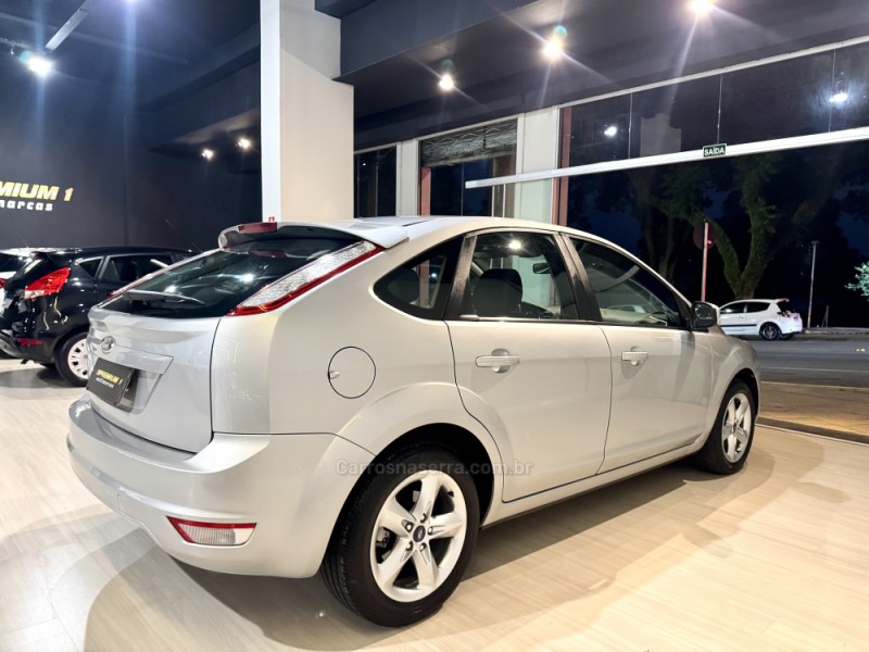 FOCUS 1.6 GLX 16V FLEX 4P MANUAL - 2013 - BENTO GONçALVES