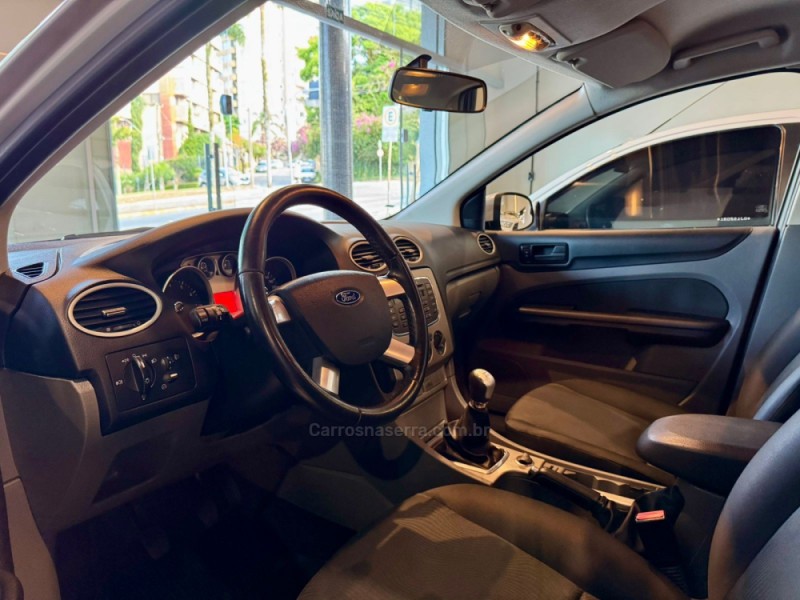 FOCUS 1.6 GLX 16V FLEX 4P MANUAL - 2013 - BENTO GONçALVES