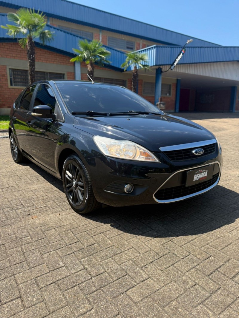 FOCUS 1.6 8V FLEX 4P MANUAL - 2011 - BROCHIER