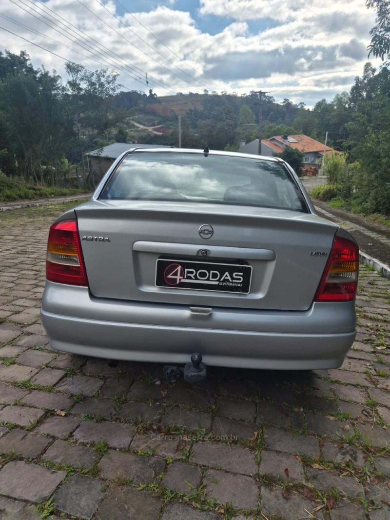 ASTRA 1.8 MPFI MILLENIUM II SEDAN 8V GASOLINA 4P MANUAL - 2001 - BENTO GONçALVES