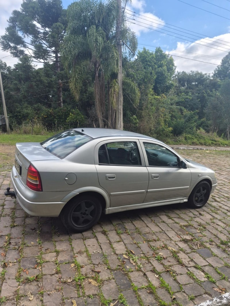 ASTRA 1.8 MPFI MILLENIUM II SEDAN 8V GASOLINA 4P MANUAL - 2001 - BENTO GONçALVES