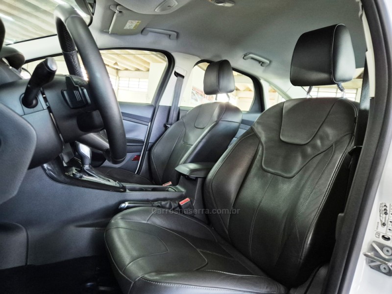 FOCUS 2.0 TITANIUM FASTBACK 16V FLEX 4P AUTOMÁTICO - 2016 - CAXIAS DO SUL