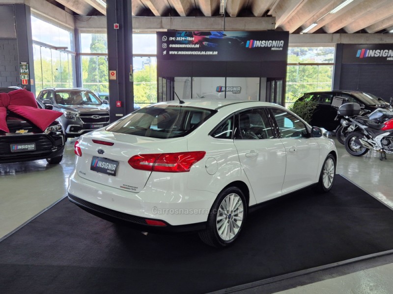 FOCUS 2.0 TITANIUM FASTBACK 16V FLEX 4P AUTOMÁTICO - 2016 - CAXIAS DO SUL