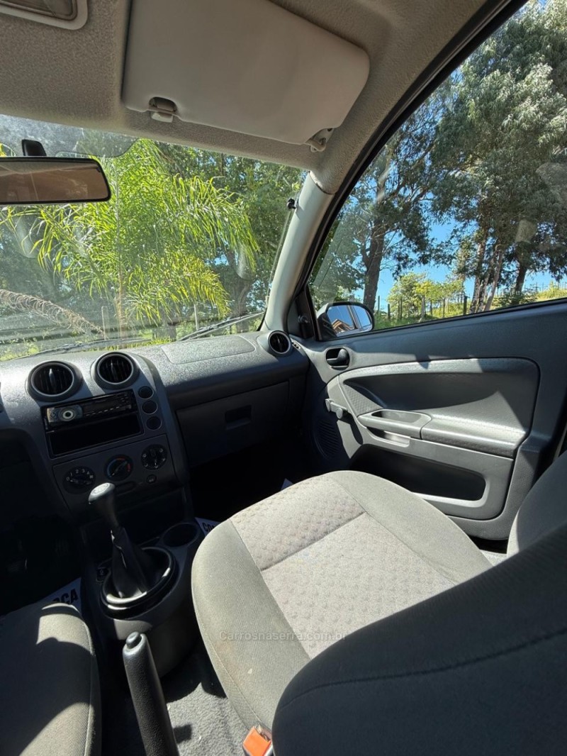 FIESTA 1.0 MPI STREET ACTION 8V GASOLINA 4P MANUAL - 2005 - IBIRAIARAS