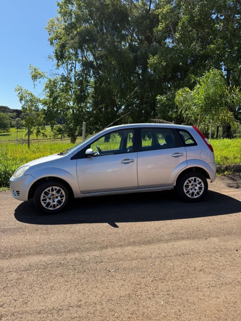 FIESTA 1.0 MPI STREET ACTION 8V GASOLINA 4P MANUAL - 2005 - IBIRAIARAS