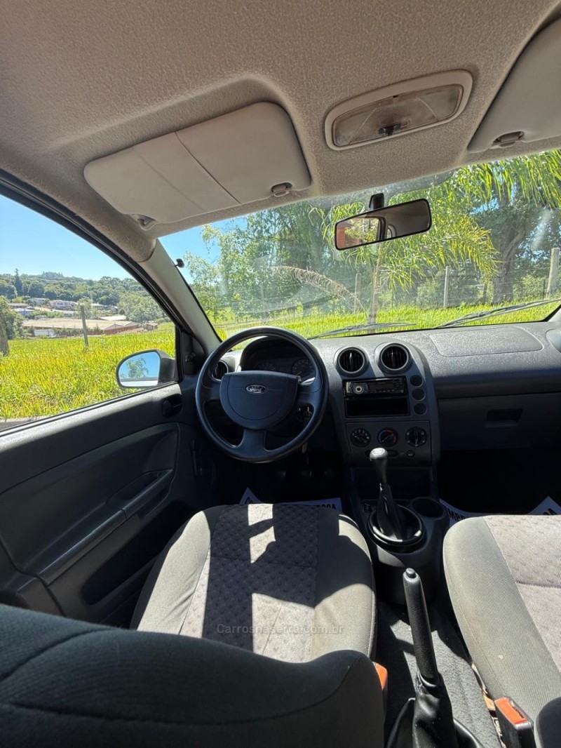 FIESTA 1.0 MPI STREET ACTION 8V GASOLINA 4P MANUAL - 2005 - IBIRAIARAS