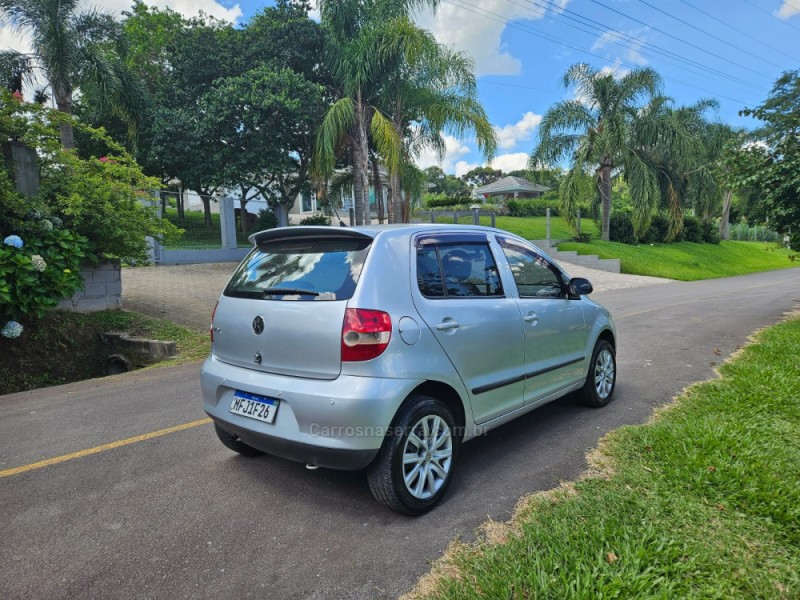 FOX 1.0 MI 8V FLEX 4P MANUAL - 2009 - VERANóPOLIS