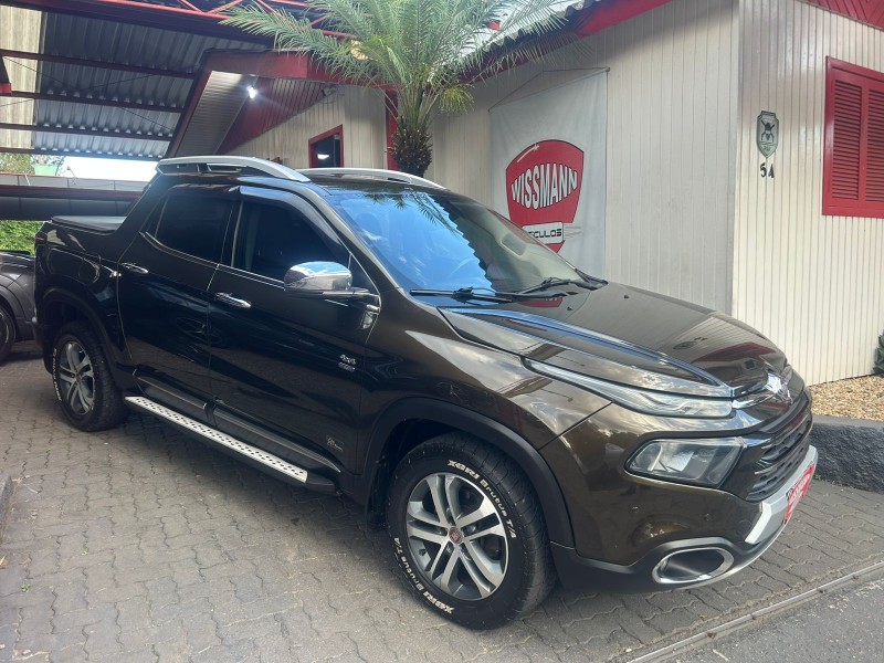 toro 2.0 16v volcano at9 4x4 flex 4p automatico 2017 tres coroas