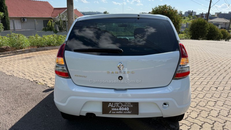 SANDERO 1.0 EXPRESSION 16V FLEX 4P MANUAL - 2014 - DOIS IRMãOS