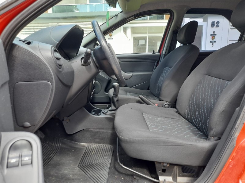 LOGAN 1.0 AUTHENTIQUE 16V FLEX 4P MANUAL - 2013 - FARROUPILHA