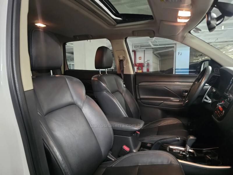 OUTLANDER 2.0 HPE 4X4 MIVEC SPORT FLEX 4P AUTOMÁTICO - 2019 - PORTO ALEGRE