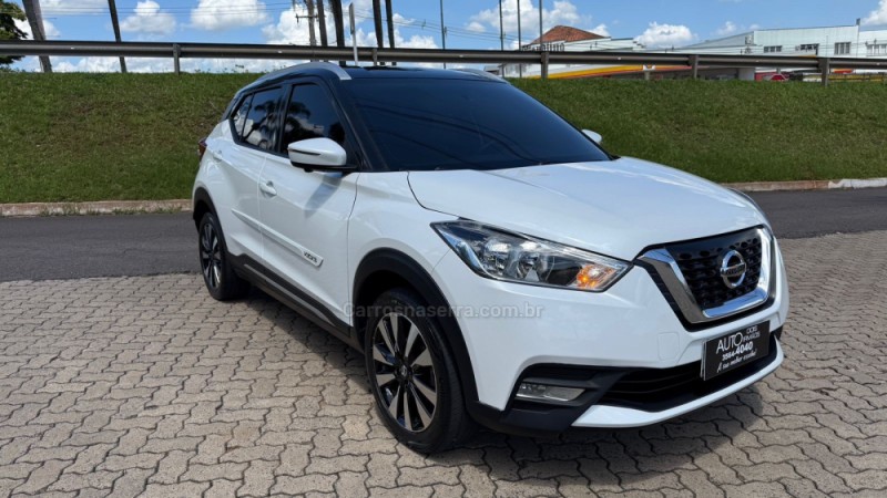 kicks 1.6 16v flex sl 4p xtronic 2017 dois irmaos