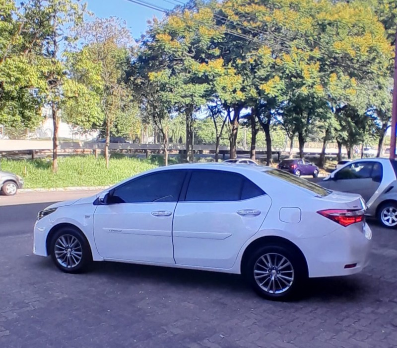 COROLLA 2.0 ALTIS PREMIUM 16V FLEX 4P AUTOMÁTICO - 2016 - ESTâNCIA VELHA