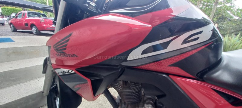 CB 250F TWISTER CBS - 2019 - PICADA CAFé