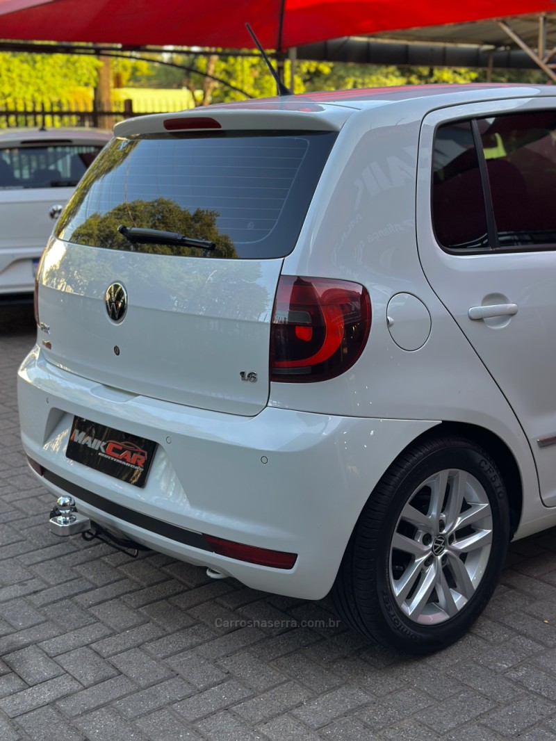 FOX 1.6 MI 8V FLEX 4P MANUAL - 2014 - ESTâNCIA VELHA