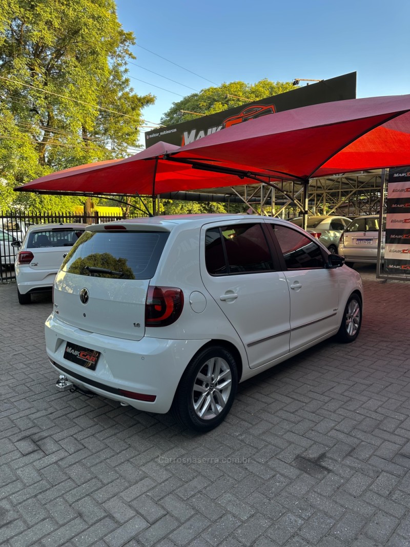 FOX 1.6 MI 8V FLEX 4P MANUAL - 2014 - ESTâNCIA VELHA
