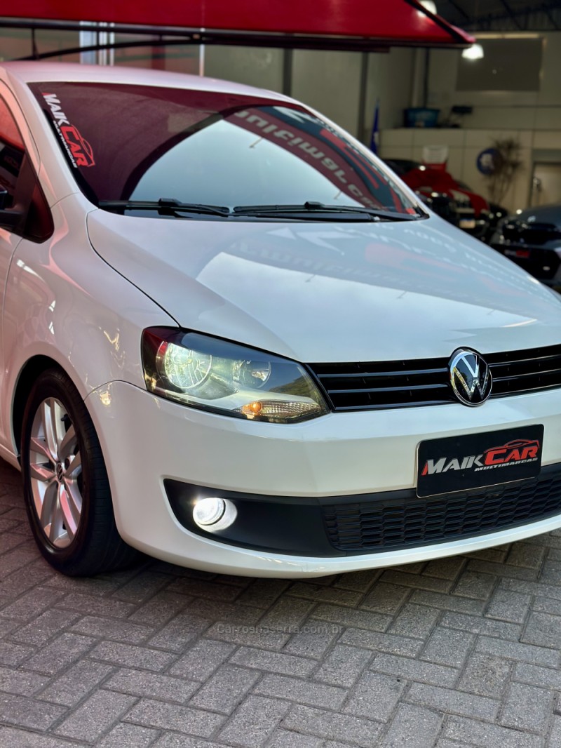 FOX 1.6 MI 8V FLEX 4P MANUAL - 2014 - ESTâNCIA VELHA