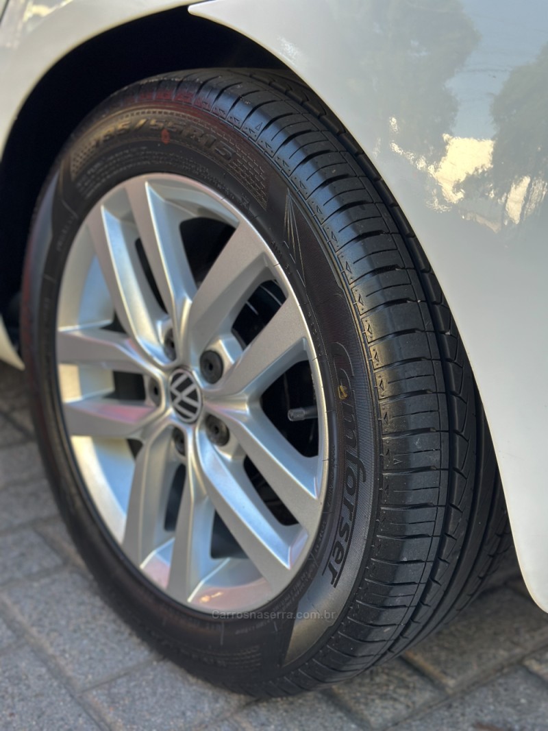 FOX 1.6 MI 8V FLEX 4P MANUAL - 2014 - ESTâNCIA VELHA