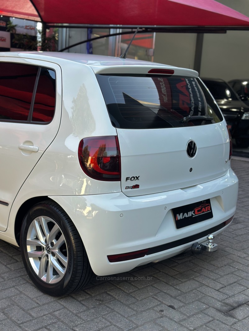 FOX 1.6 MI 8V FLEX 4P MANUAL - 2014 - ESTâNCIA VELHA