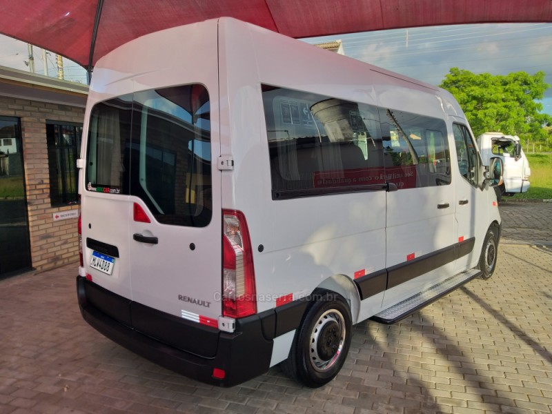 MASTER 2.3 DCI MINIBUS STANDARD L2H2 16 LUGARES 16V DIESEL 4P MANUAL - 2014 - CAXIAS DO SUL