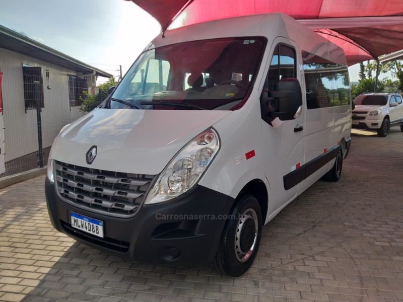 MASTER 2.3 DCI MINIBUS STANDARD L2H2 16 LUGARES 16V DIESEL 4P MANUAL