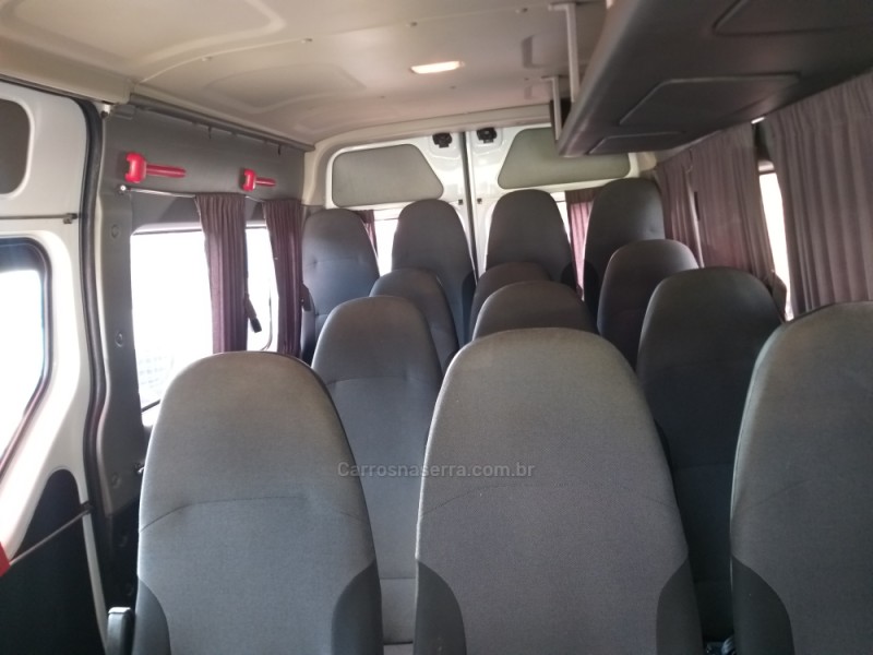 MASTER 2.3 DCI MINIBUS STANDARD L2H2 16 LUGARES 16V DIESEL 4P MANUAL - 2014 - CAXIAS DO SUL