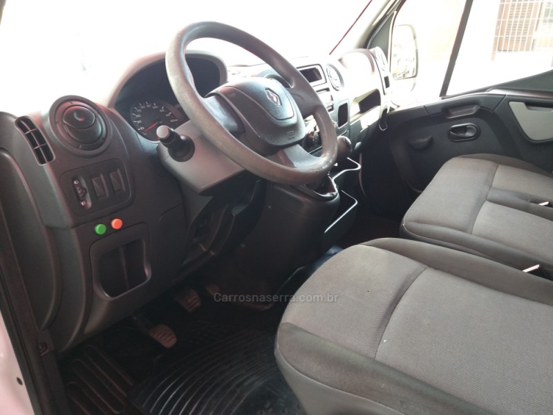 MASTER 2.3 DCI MINIBUS STANDARD L2H2 16 LUGARES 16V DIESEL 4P MANUAL - 2014 - CAXIAS DO SUL