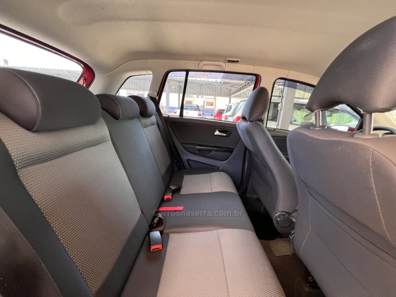 SPACEFOX 1.6 MI TREND 8V FLEX 4P MANUAL - 2012 - BOM PRINCíPIO