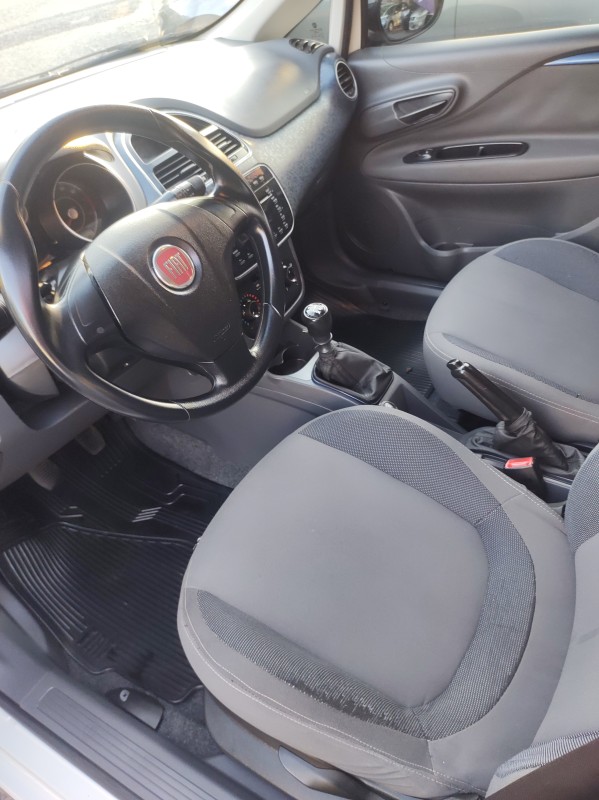 PUNTO 1.4 ATTRACTIVE ITALIA 8V FLEX 4P MANUAL - 2013 - VALE REAL