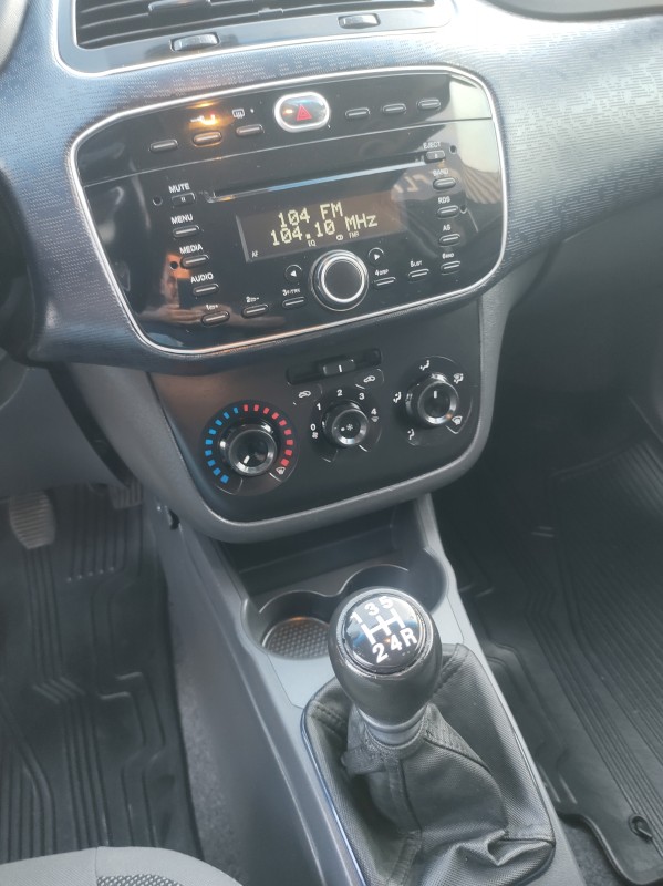 PUNTO 1.4 ATTRACTIVE ITALIA 8V FLEX 4P MANUAL - 2013 - VALE REAL