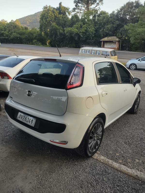 PUNTO 1.4 ATTRACTIVE ITALIA 8V FLEX 4P MANUAL - 2013 - VALE REAL