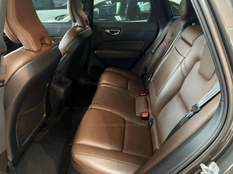 XC60 2.0 T5 MOMENTUM GASOLINA 4P AUTOMÁTICO - 2021 - CAXIAS DO SUL